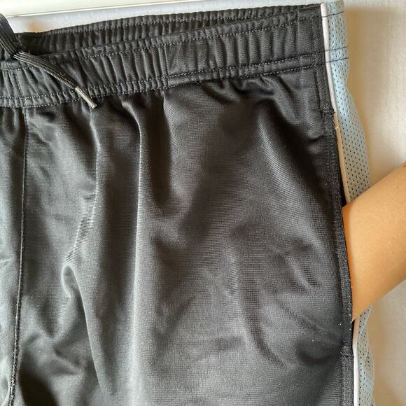 Wilson Women Athletic Sweatpants size L Elastic Waist Casual Black - Picture 7 of 10